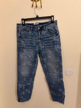 Kensie Blue Floral-Print Cropped Jeans